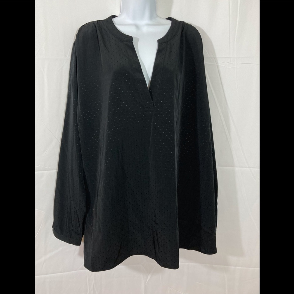 Blouse 4 X ,Black ,shiny black dots.Darted front.